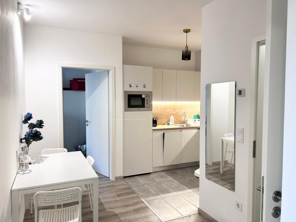 New 2022 Family&friends Downtown Ac 3br 2ba Free Parking Big Balcony Near Metro&train Station Self Check-in Apartament *