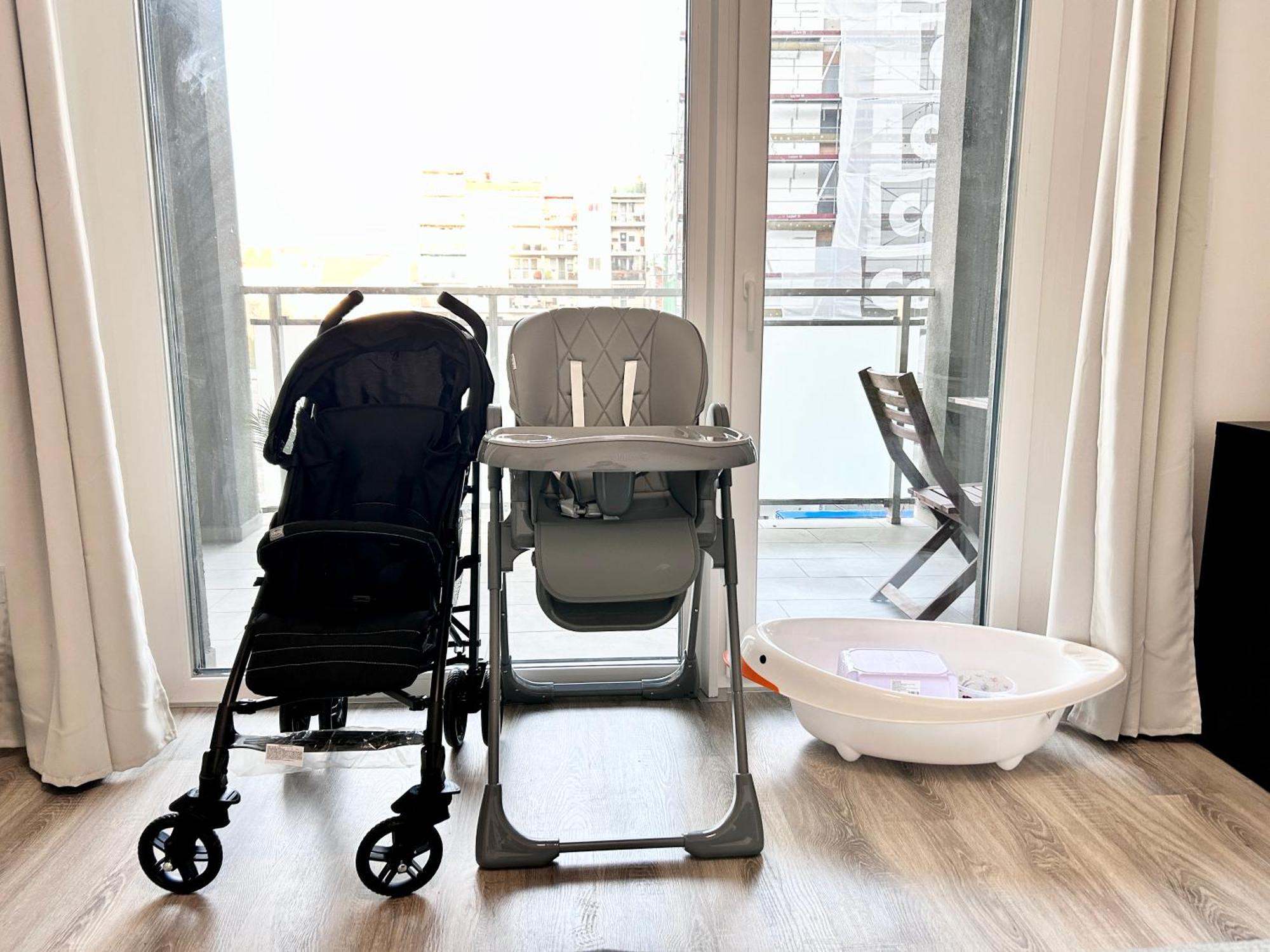 Apartament New 2022 Family&friends Downtown Ac 3br 2ba Free Parking Big Balcony Near Metro&train Station Self Check-in *